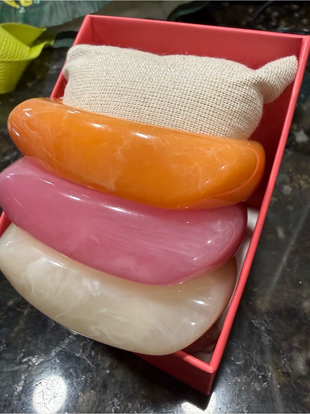 🌸🧡PIPER K stackable Acrylic Bangle Set — Pink, Orange & Cream. 🍦🎁 NIB - Picture 5 of 6